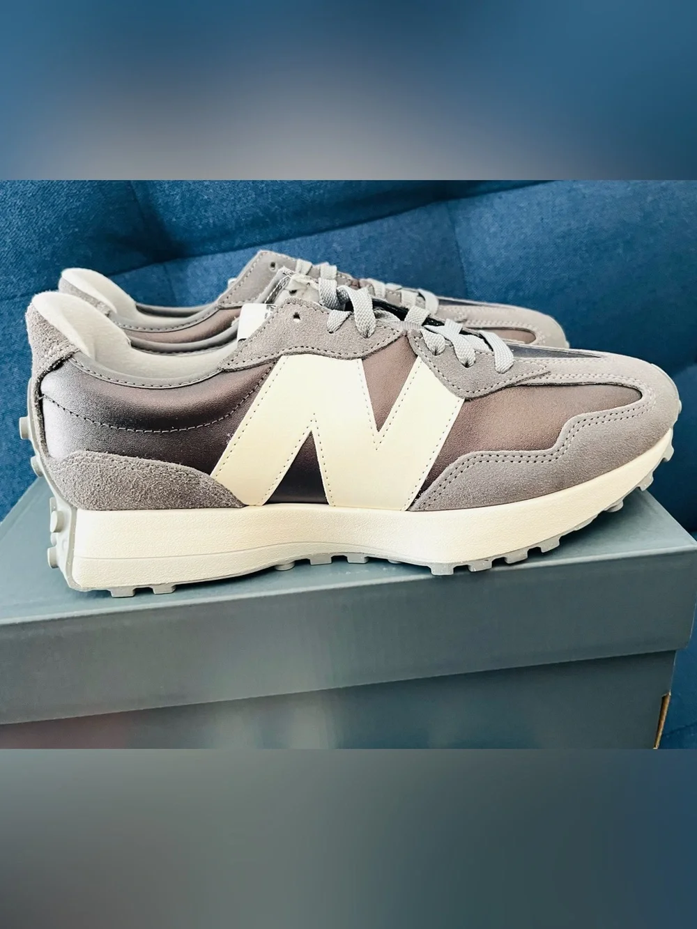 New Balance 327  Sneakers METALLIC Expresso Leather / White Men 10 / Women 11.5